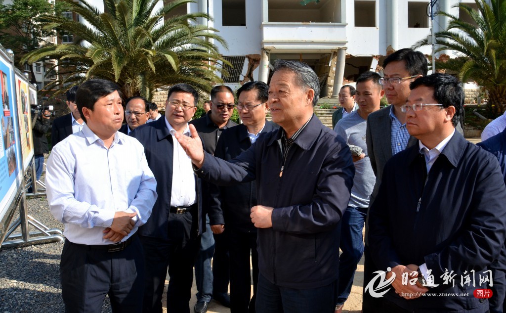 心系交通情牵乌蒙——交通运输部*党**组书记杨传堂赴我市调研侧记