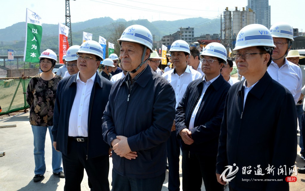 心系交通情牵乌蒙——交通运输部*党**组书记杨传堂赴我市调研侧记