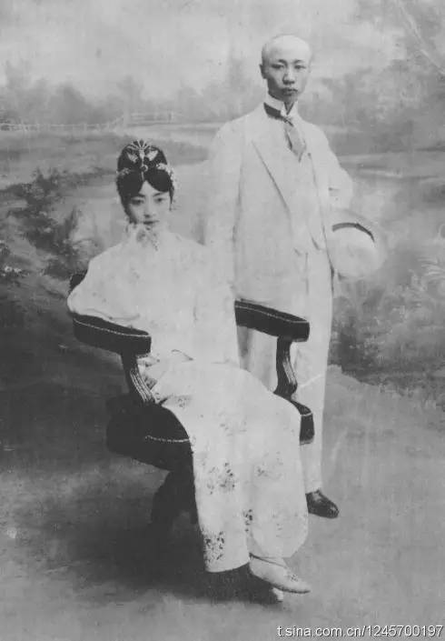 中国各年代婚纱照,夫妻看看多年前的婚纱照