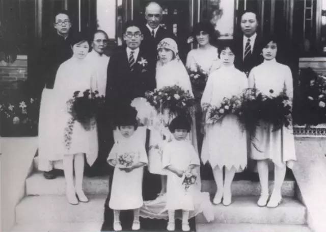 中国各年代婚纱照,夫妻看看多年前的婚纱照