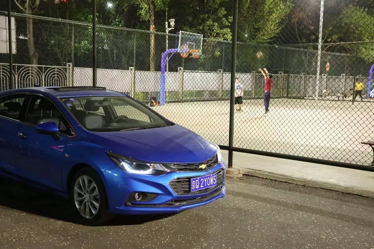 国外科鲁兹两厢掀背版试驾,二手科鲁兹两厢掀背最新用车感受