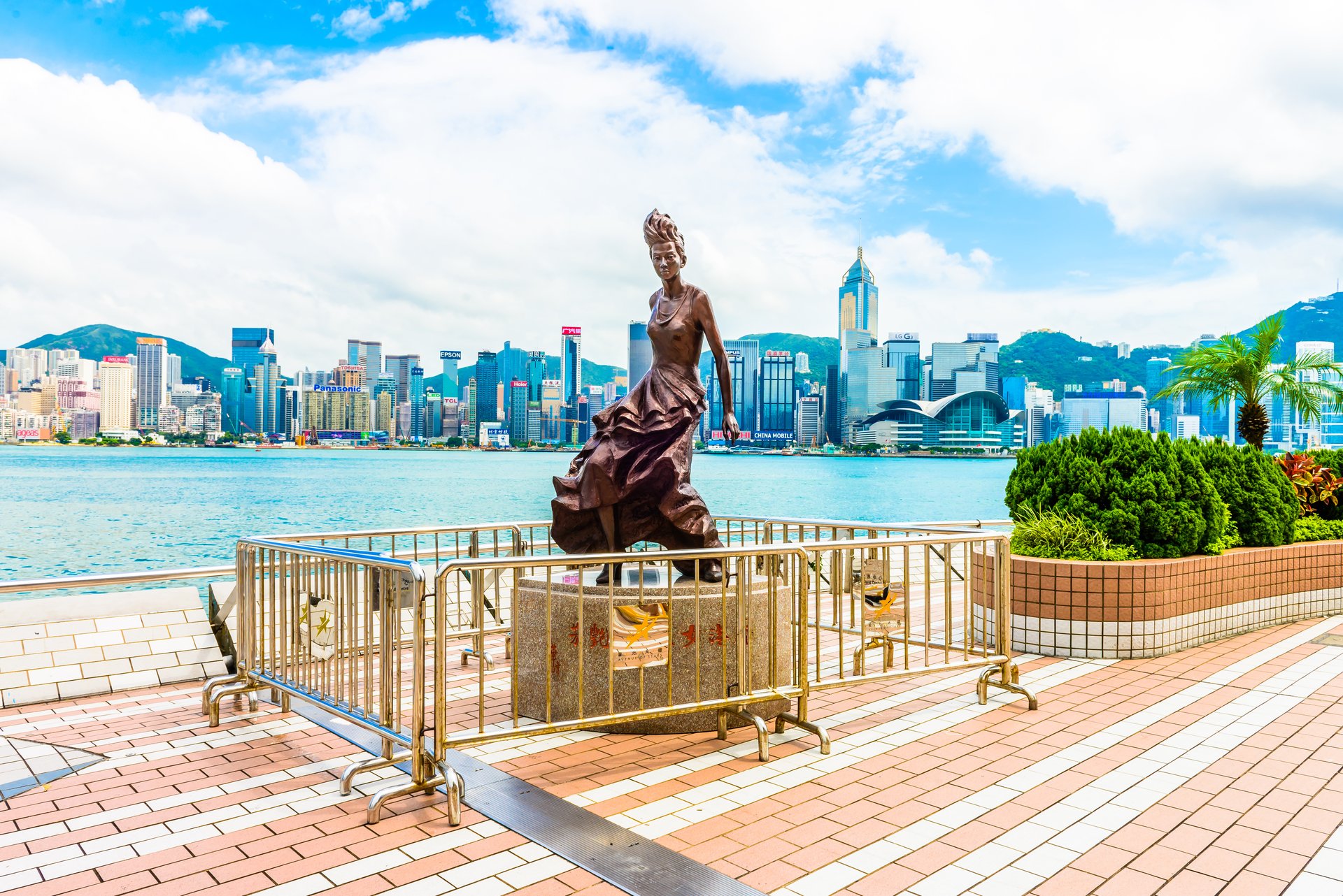 用护照去香港需要签证吗,去香港自由行需要办护照还是签证