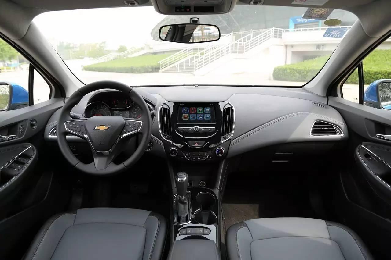 国外科鲁兹两厢掀背版试驾,二手科鲁兹两厢掀背最新用车感受