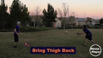 足球停高空球技巧,足球高空球第一点怎么抢