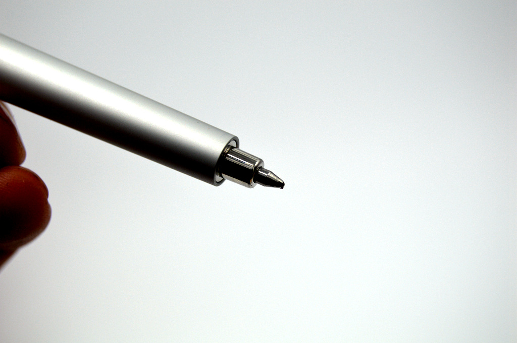 0.1mm精准测距，一划即测，千元售价是否超值