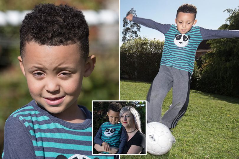 身患癌症小朋友踢足球治愈场面,小男孩得病踢足球