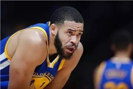 被“五大囧”摧毁的篮球人生，他真的是个脑残吗？