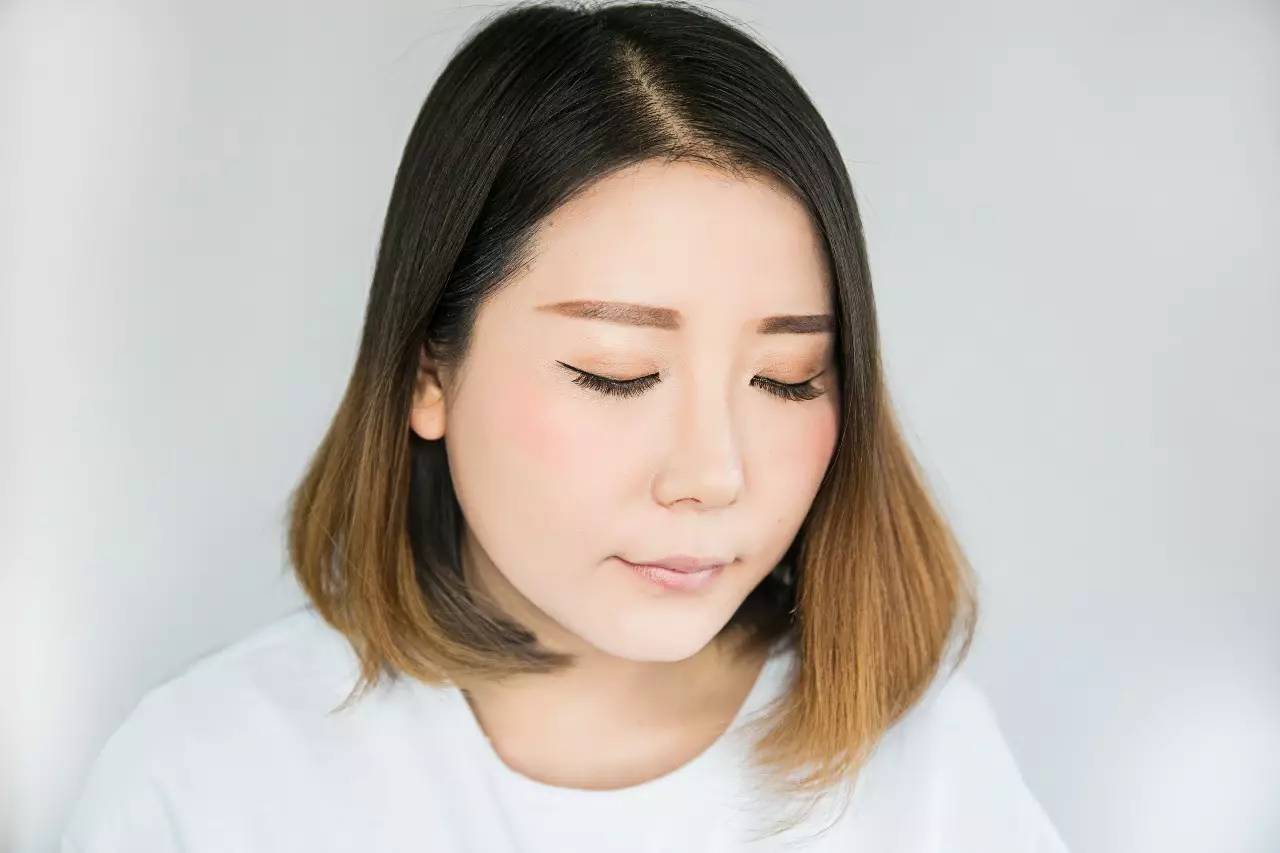 清新淡雅甜美妆,温柔知性淑女妆