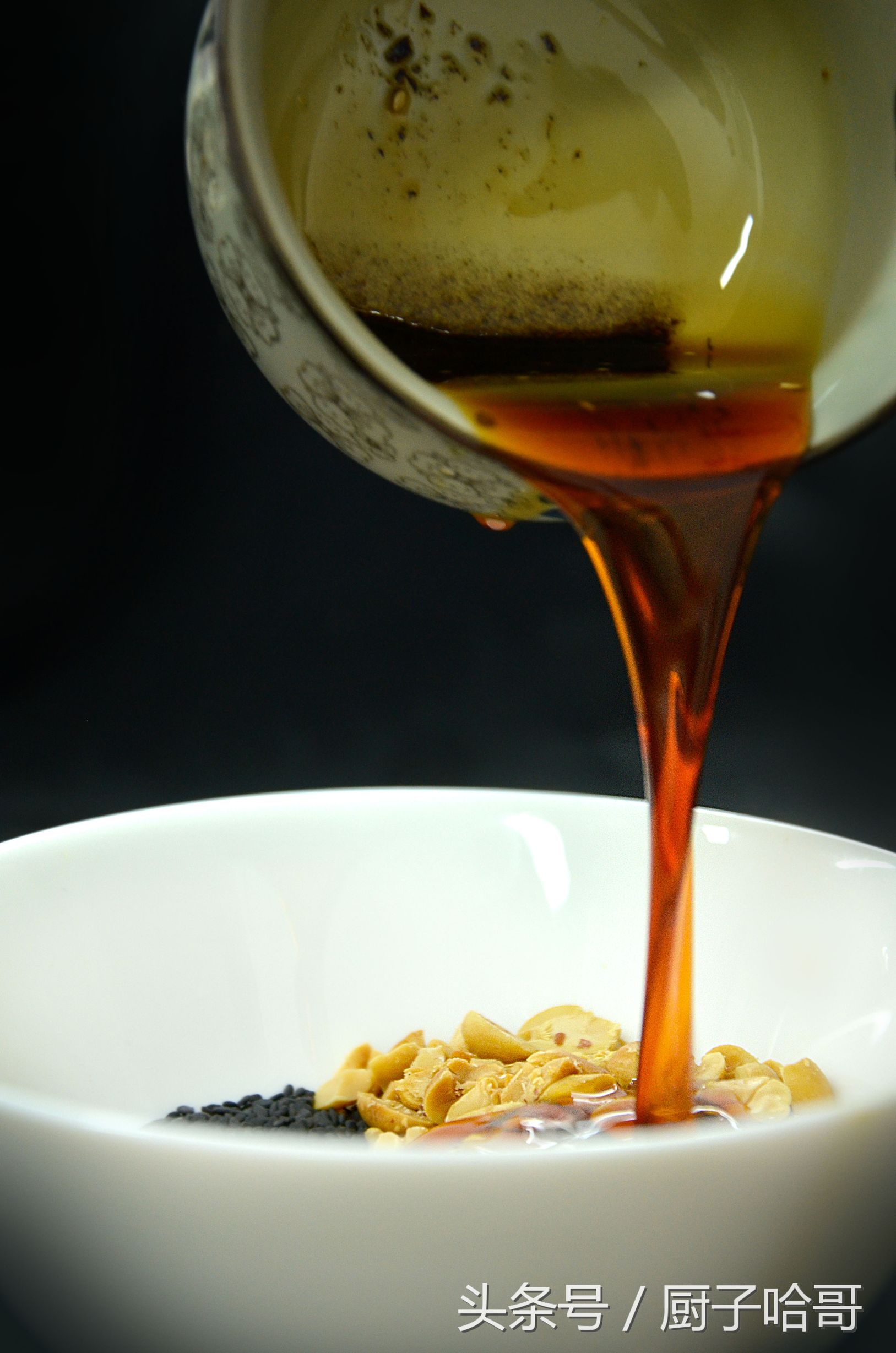 正宗口水鸡掌握大厨这几个技巧,新派口水鸡绝密配方