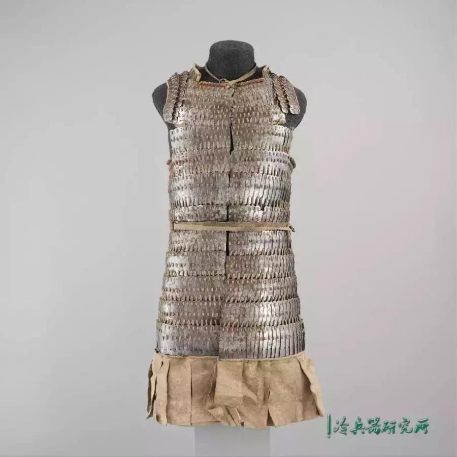 *藏西**宗教活动最特殊的祭品：传统盔甲、马铠和*器武**