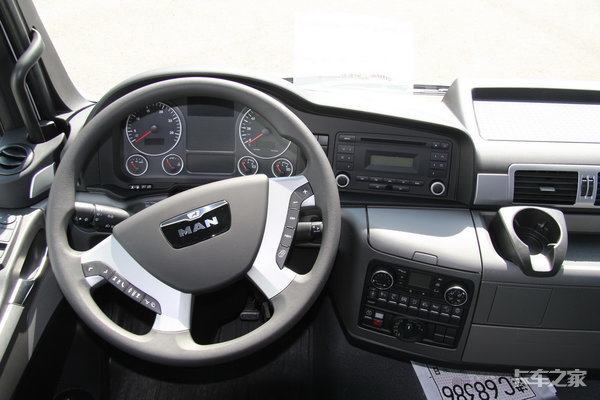 世界上最大的大件牵引运输车,德国曼tgx大件牵引车