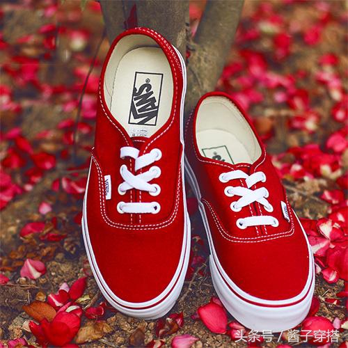 潮鞋个性联名,vans海绵宝宝联名鞋粉色