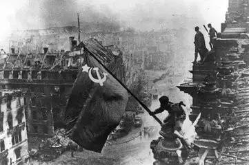 昨日是战胜德国法西斯纪念日首创法西斯主义的不是希特勒！