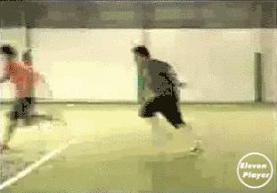 教学足球十大过人动作,怎样带球过人足球技巧教学