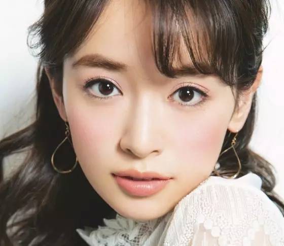 清新淡雅甜美妆,温柔知性淑女妆