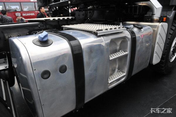 世界上最大的大件牵引运输车,德国曼tgx大件牵引车