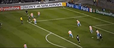 足球搞笑GIF：托雷斯专场，来看看托妞是如何的丧心病狂