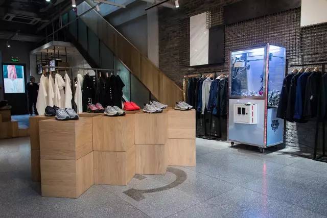 潮人好看衣服店铺推荐,现在潮人去哪里买衣服便宜