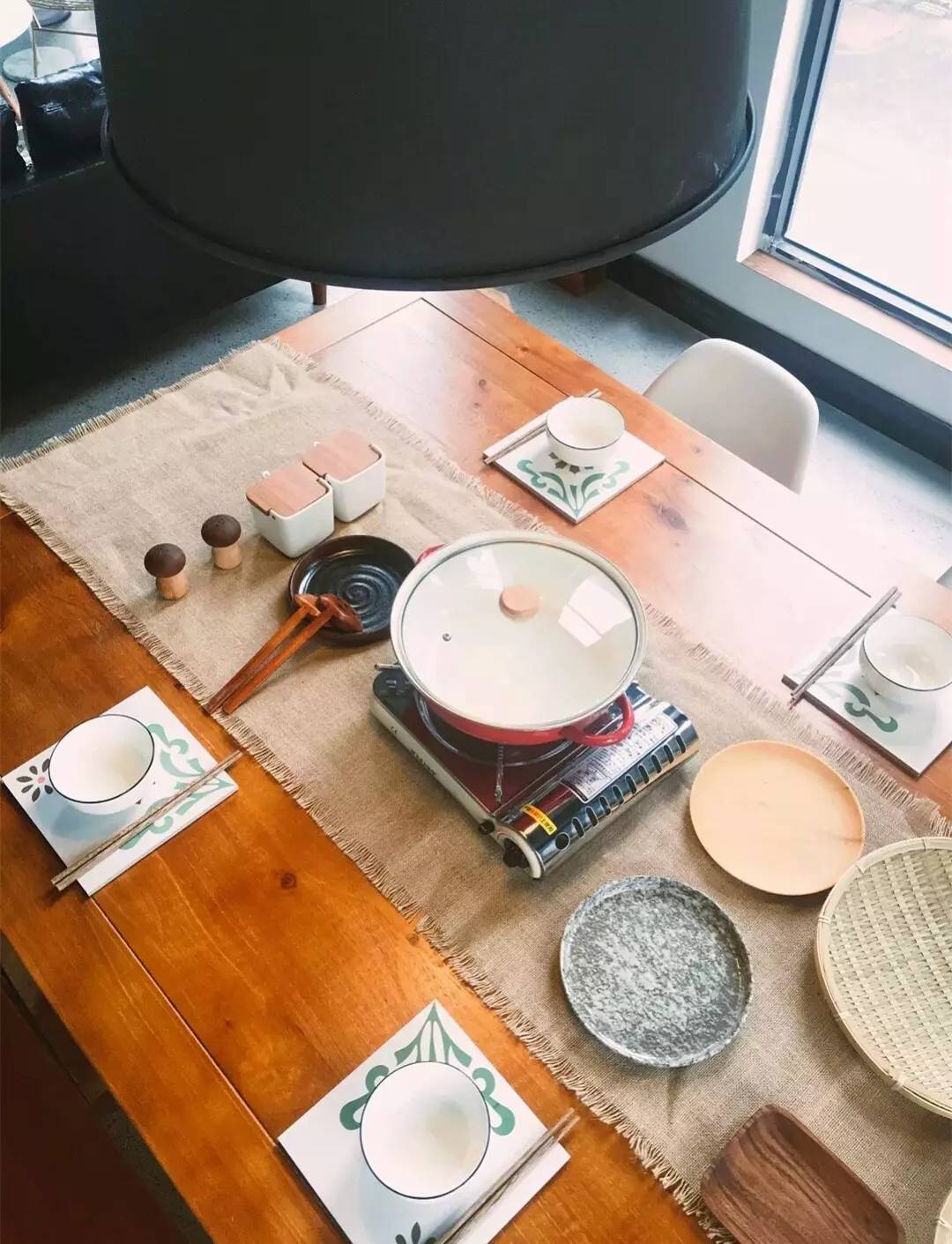 餐桌桌旗怎么搭,白色餐桌怎样搭配旗布