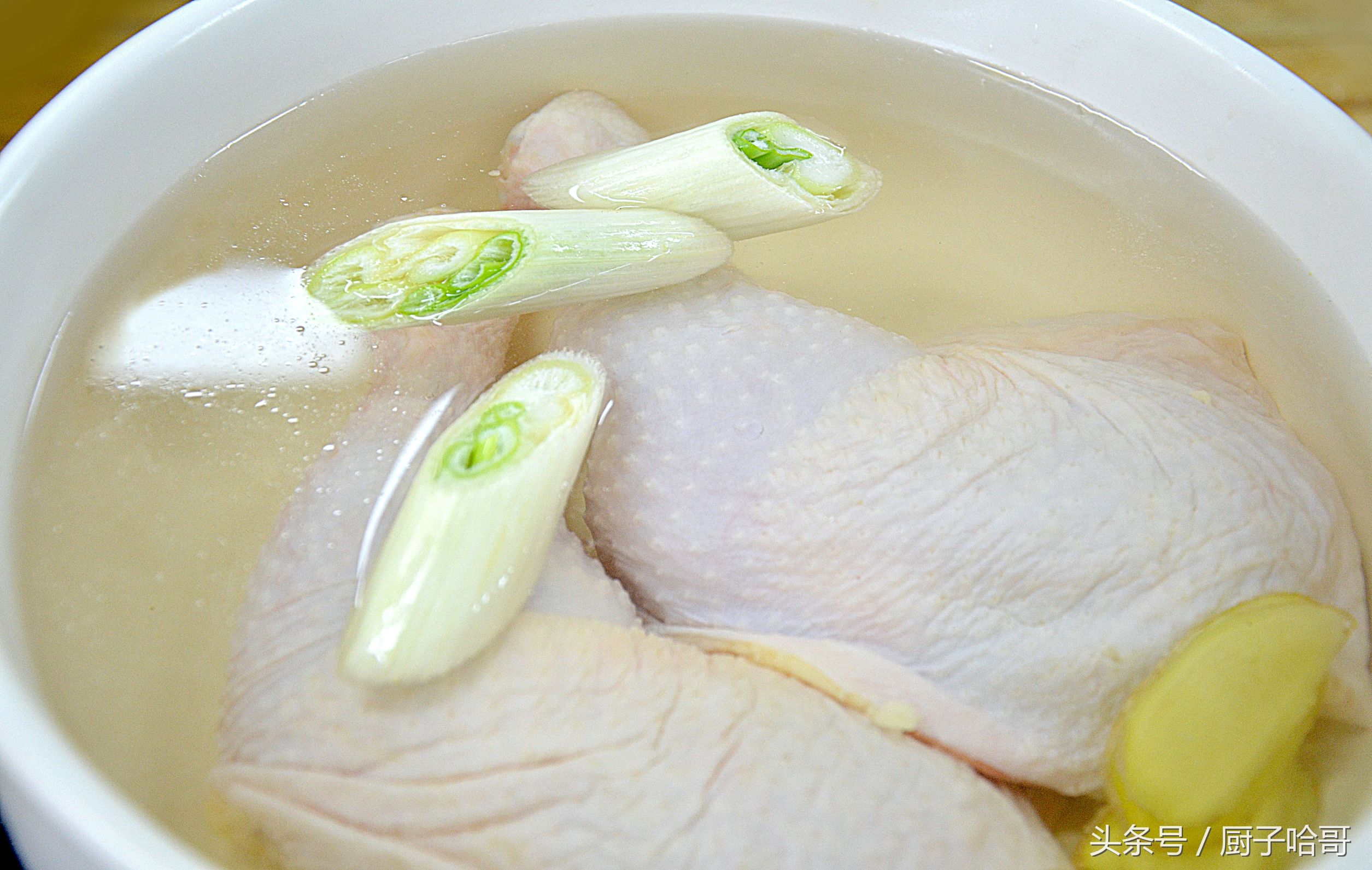 正宗口水鸡掌握大厨这几个技巧,新派口水鸡绝密配方