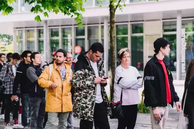 一双鞋子都买不起,一双鞋子都买不起来