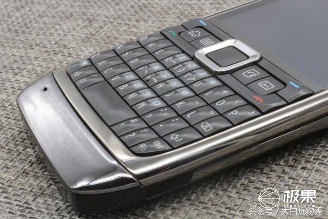 诺基亚e71发布信息,诺基亚e71拆解