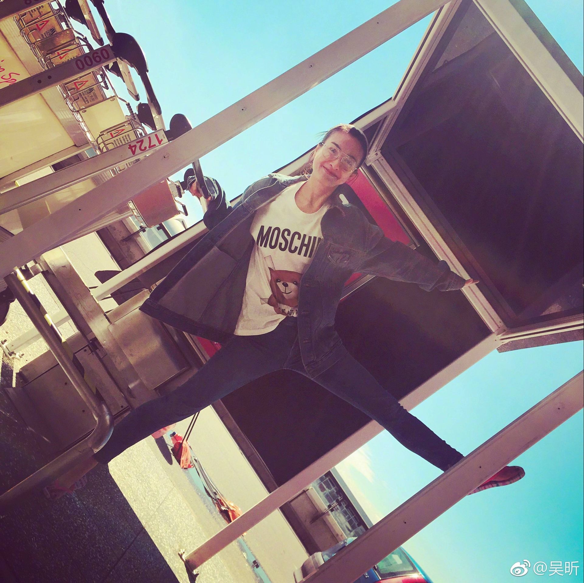 吴昕晒照,吴昕街拍照