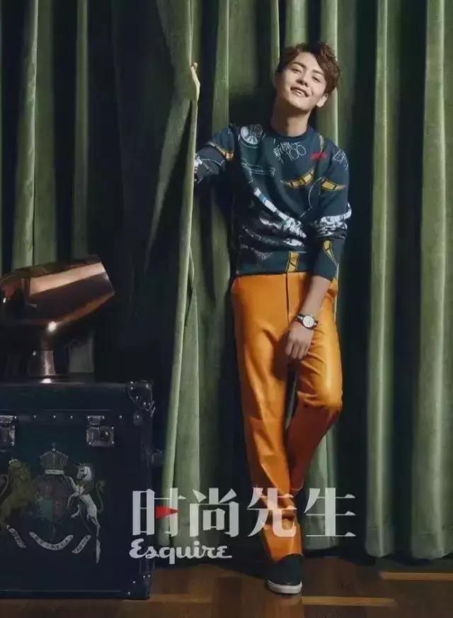 dw手表是电子的还是机械的,dw手表32mm适合男戴吗