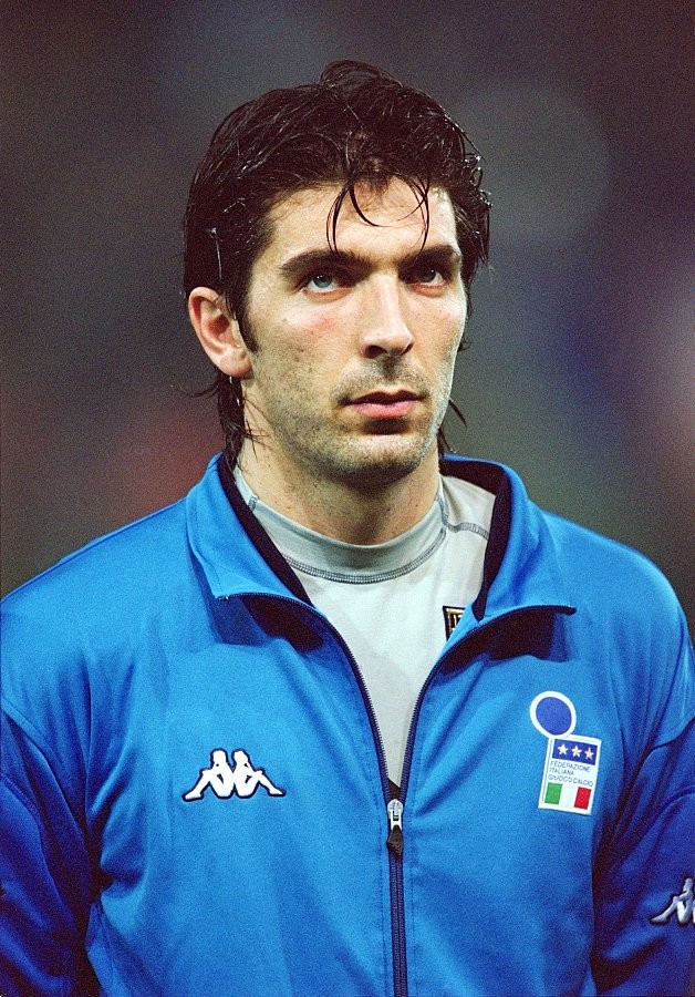 十大门将第一名布冯,fifa足球世界门将布冯