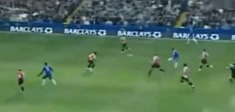 足球搞笑视频点球踢脸,足球拍的搞笑视频