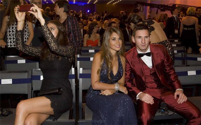 当今足坛三大巨星女友个个惊艳,足坛球星美女妻子