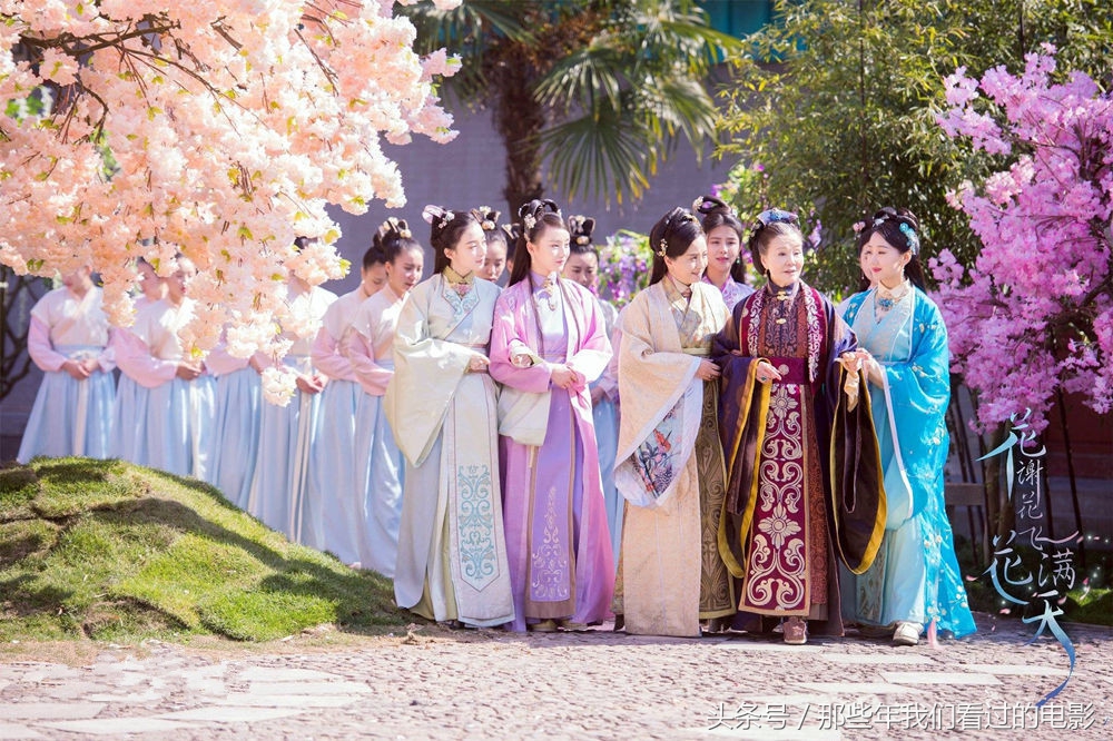 花谢花飞花满天张馨予绝世美颜,花谢花飞花满天张馨予哭戏花絮