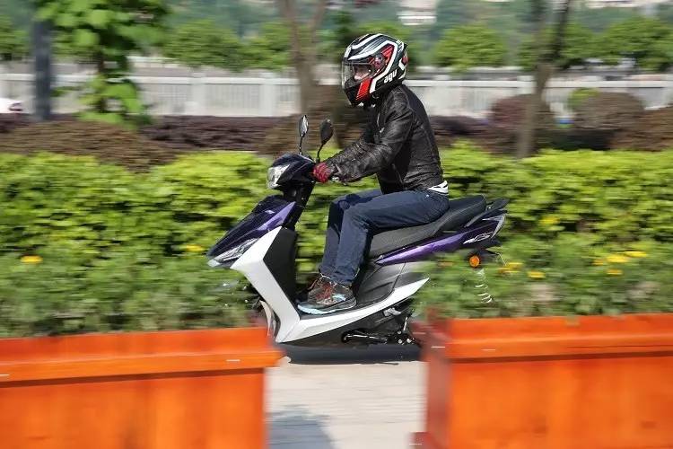 林海国四巧格踏板车测评,林海格格电喷踏板