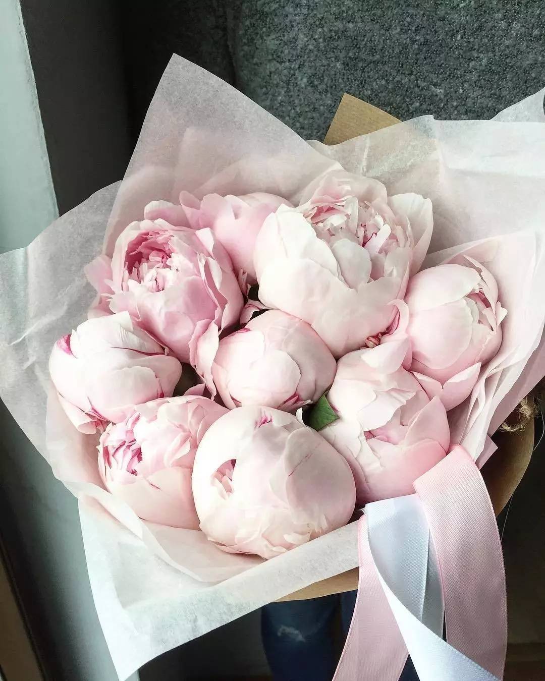 除了康乃馨还可以送母亲什么花,母亲节适合送妈妈的花康乃馨