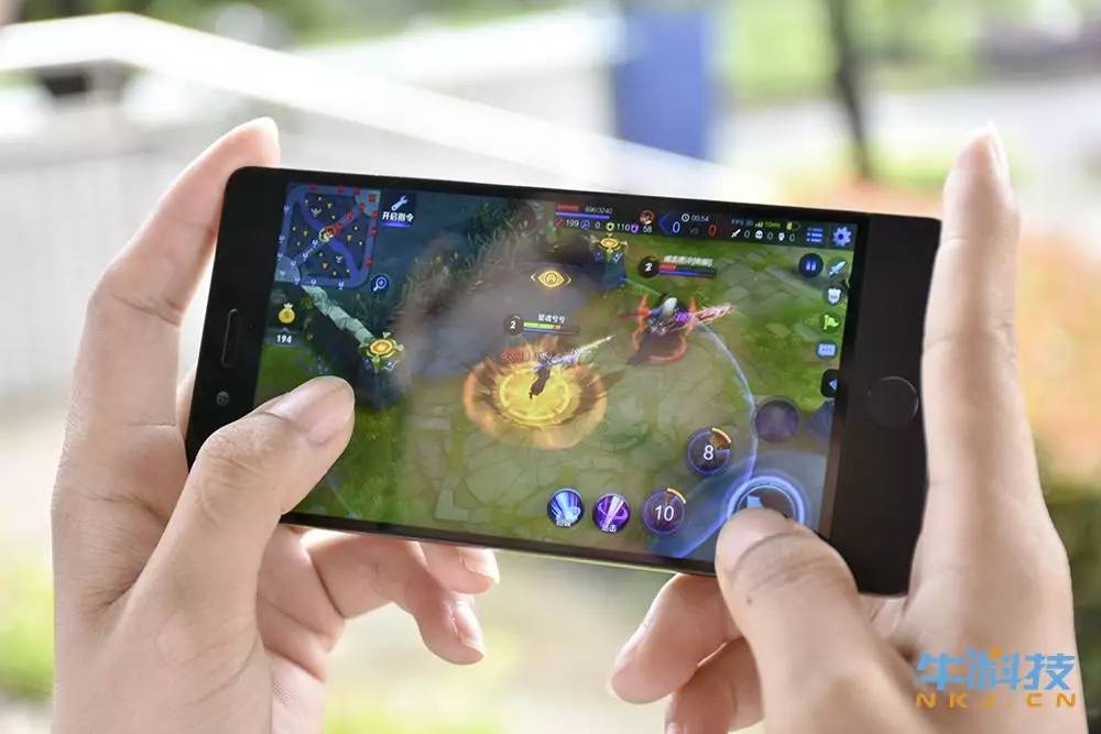 坚果pro手机一代测评,坚果手机pro深度测评