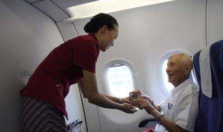 高血压坐飞机注意事项,高血压冠心病老人坐飞机注意事项