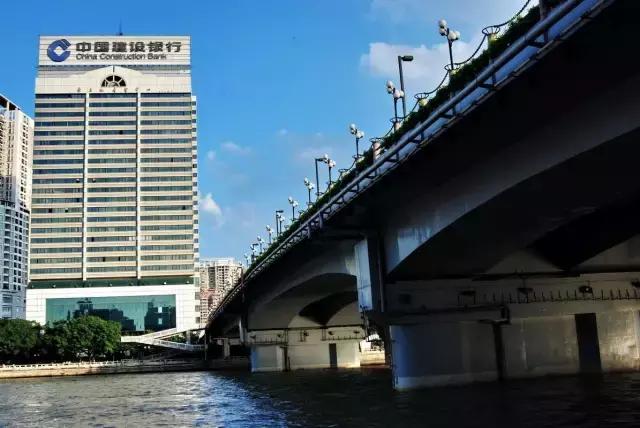 还坐什么地铁？坐上这趟最美公交，我宁愿堵成狗！