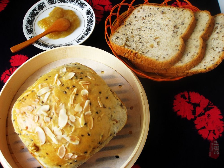黑芝麻核桃吐司面包,核桃白芝麻面包