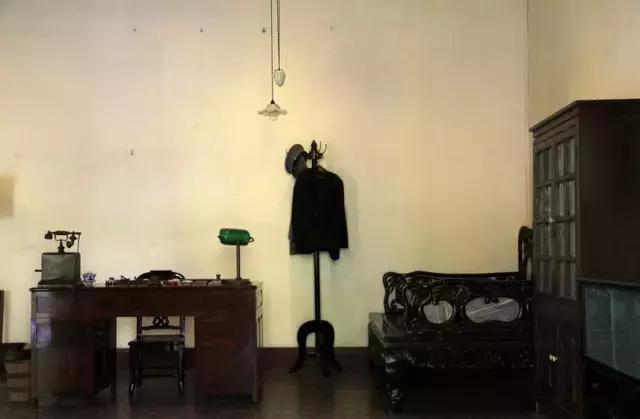 还坐什么地铁？坐上这趟最美公交，我宁愿堵成狗！