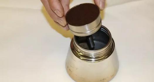 咖啡摩卡壶使用教程,摩卡壶新款双阀教程