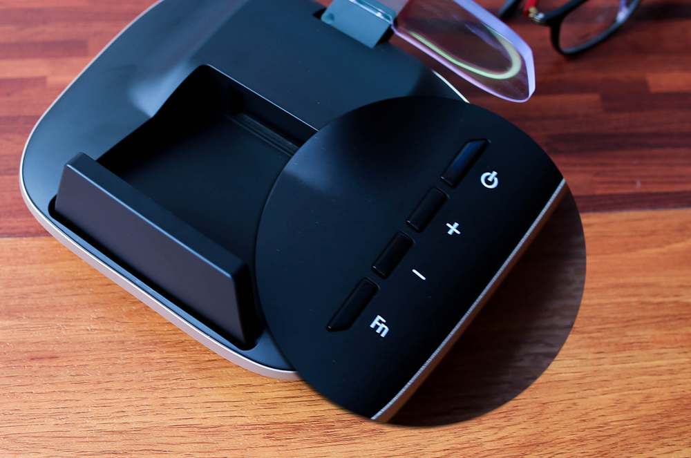 汽车安装飞机显示器：号称开车“不低头”，有多少人用过？