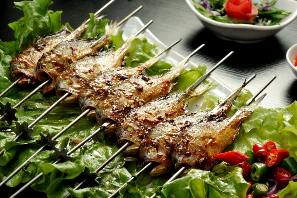 烧烤小摊挣钱吗,烧烤店怎么三个月赚100万