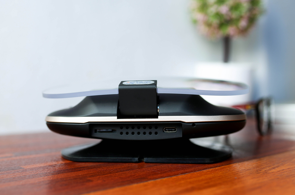 汽车安装飞机显示器：号称开车“不低头”，有多少人用过？