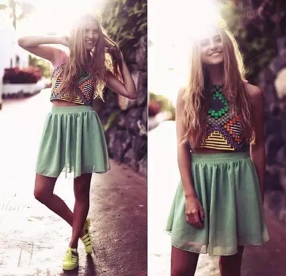 小时候我嫌这双鞋low，全身塑料的它现在要卖好几千块！