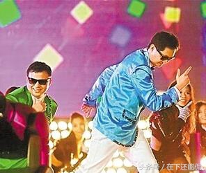 大佬们一开嗓，全公司都静下来了，比拼歌喉的时候到了！