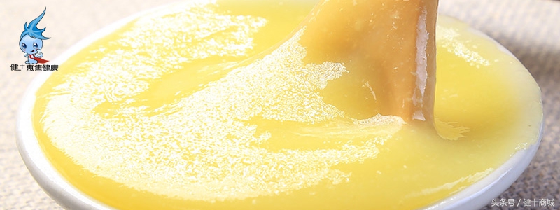 蜂巢和蜂王浆的养生区别,多肽鲜活蜂王浆的功效