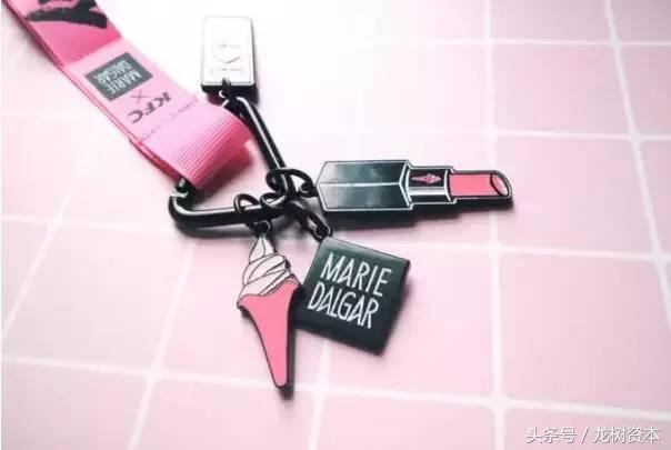 “要一份外卖全家桶，外加10支口红”