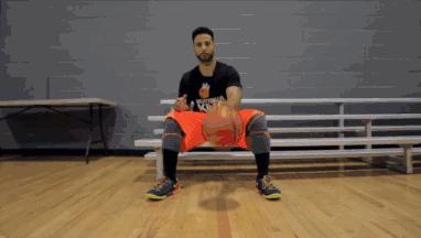 运球跑的正确手型和姿势,正确的运球方法是用手指还是手掌