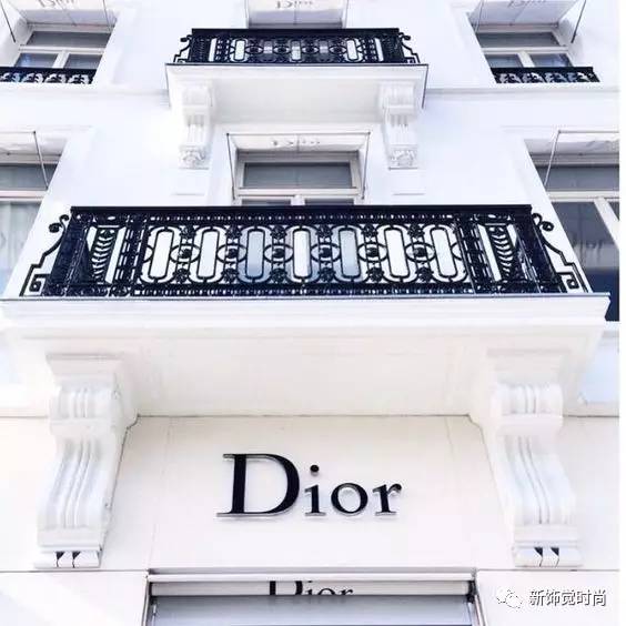 春夏dior服装店陈列,男装dior服装店陈列