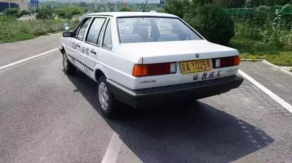 自动挡科二倒车入库侧方停车视频,科二倒车入库技巧侧方停车